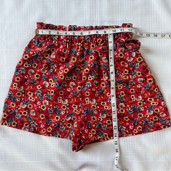 B.O.G Collective Junior Red Floral Elastic Waist Red Floral Shorts Size M - Picture 9 of 9